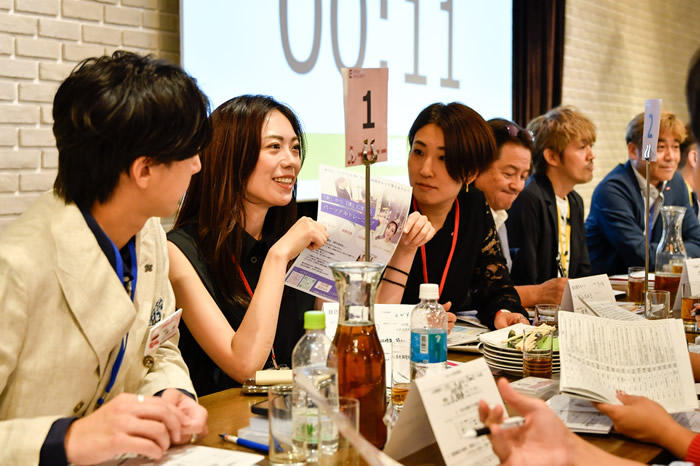 4)その後は車座商談会。ご自身のビジネスをPRしていただく大事なお時間です。.jpeg