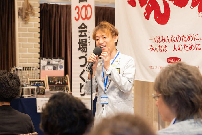 5）ランチをいただきながら懇親商談会のお時間です。いただきますのご挨拶は川西池田会場 代表林 拓朗さん。.jpeg